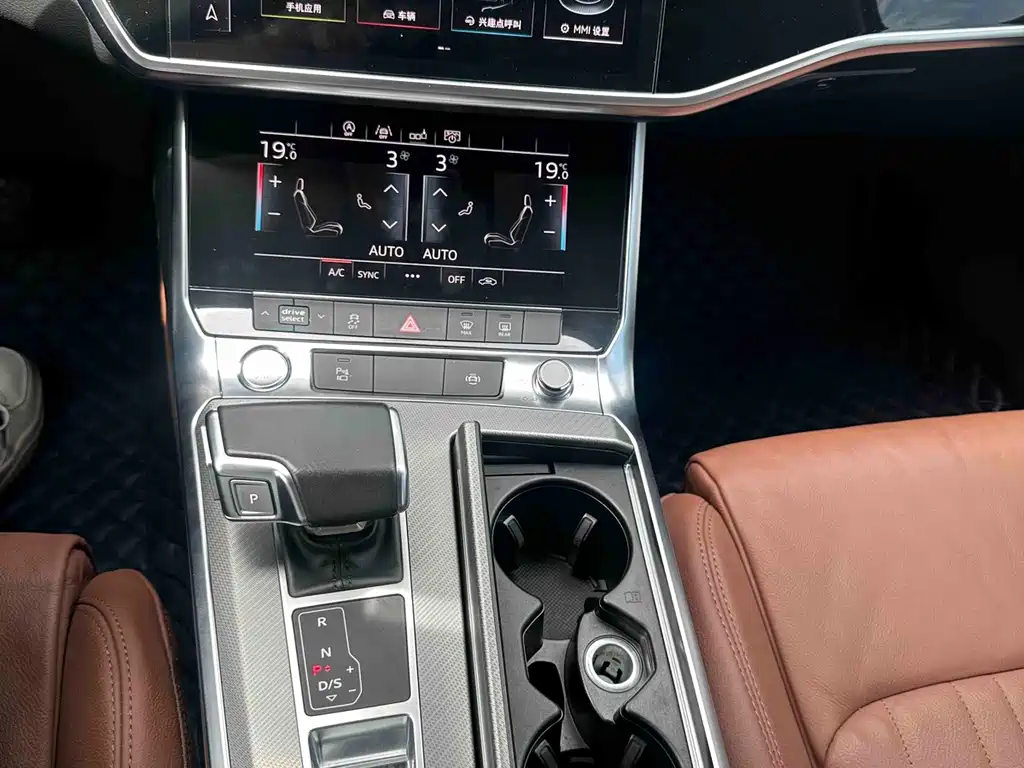 Audi A6L — фото 17