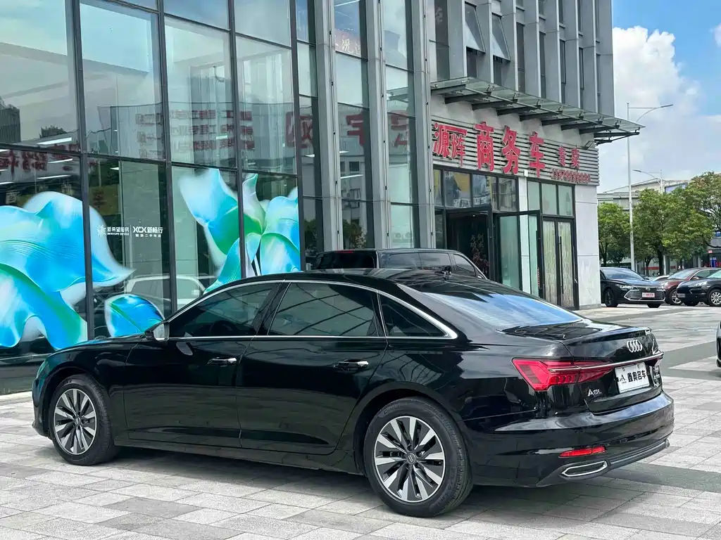 Audi A6L — фото 6