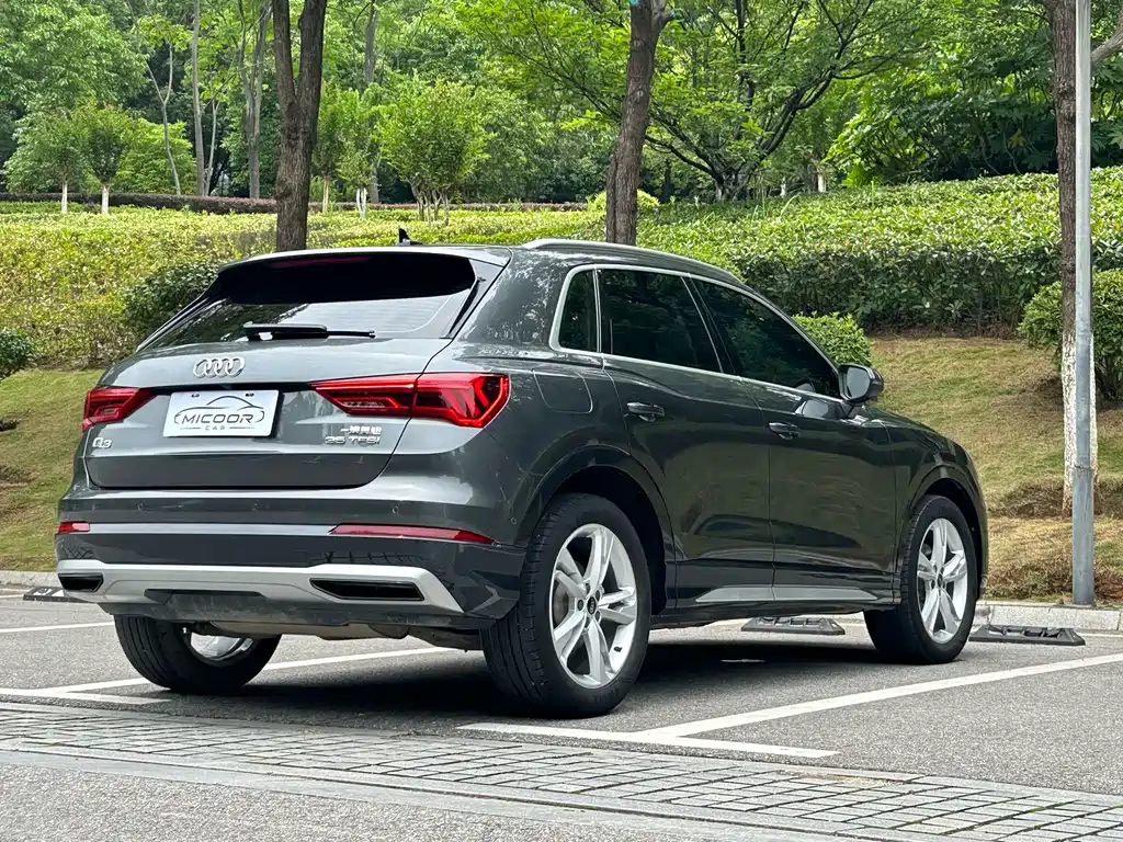 Audi Q3 — фото 17