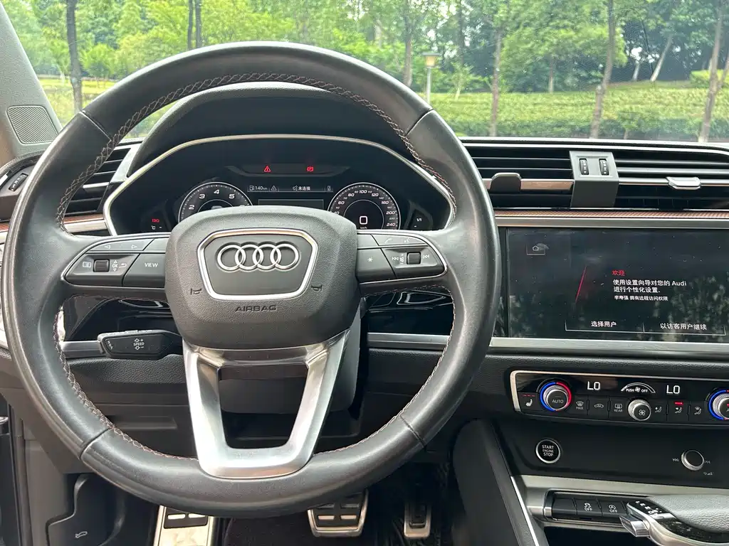Audi Q3 — фото 10