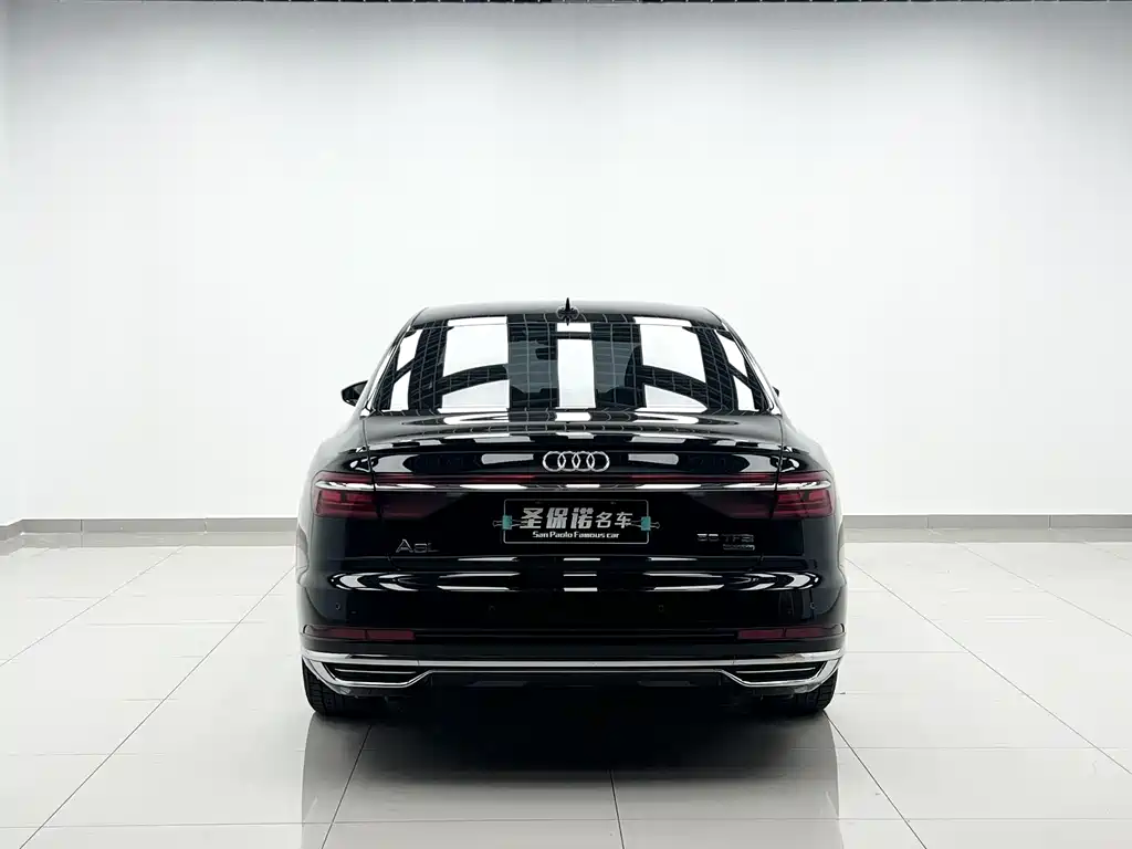 Audi A8 — фото 5