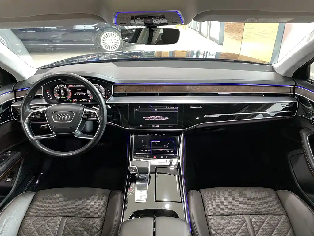 Audi A8 — фото 8