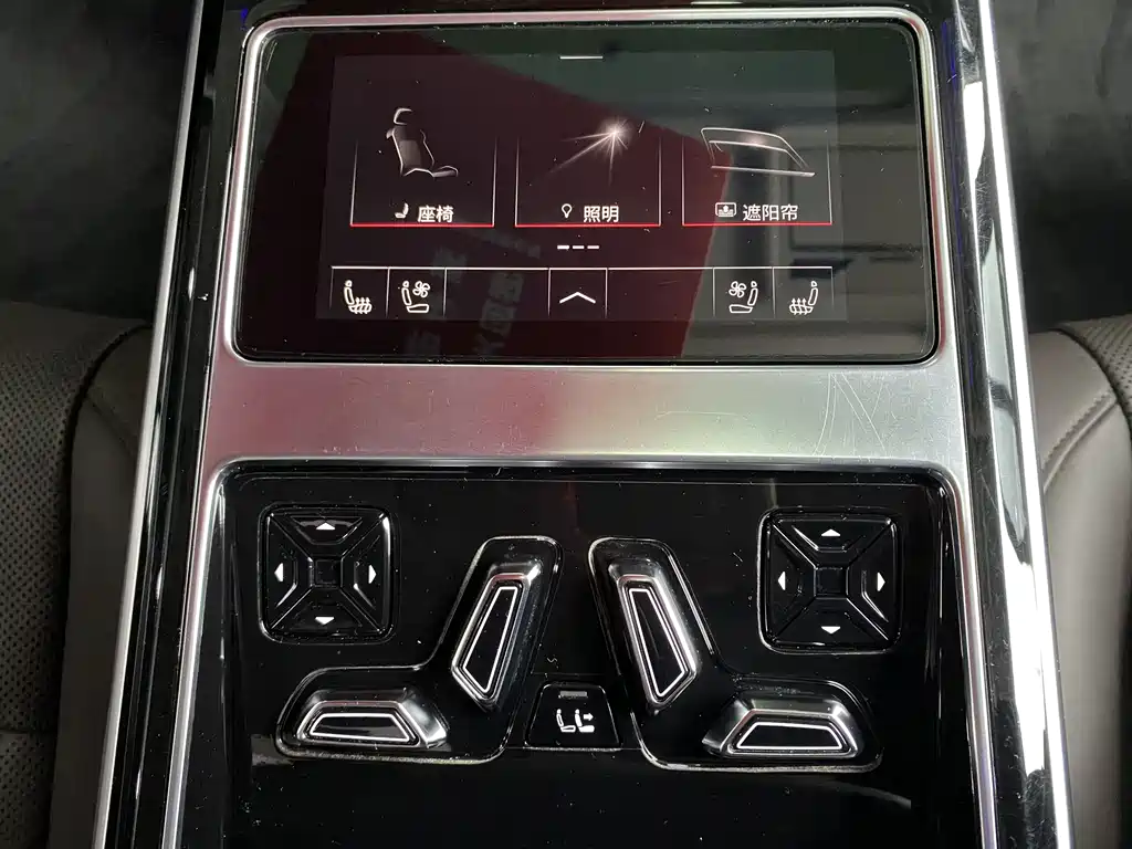 Audi A8 — фото 9