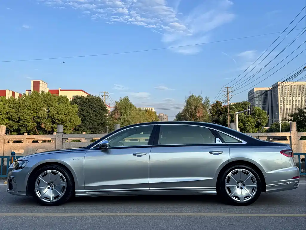 Audi A8 — фото 3