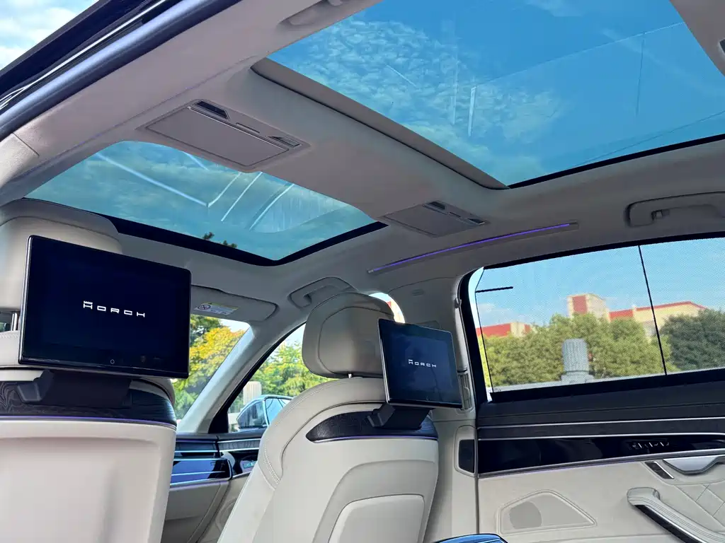 Audi A8 — фото 23