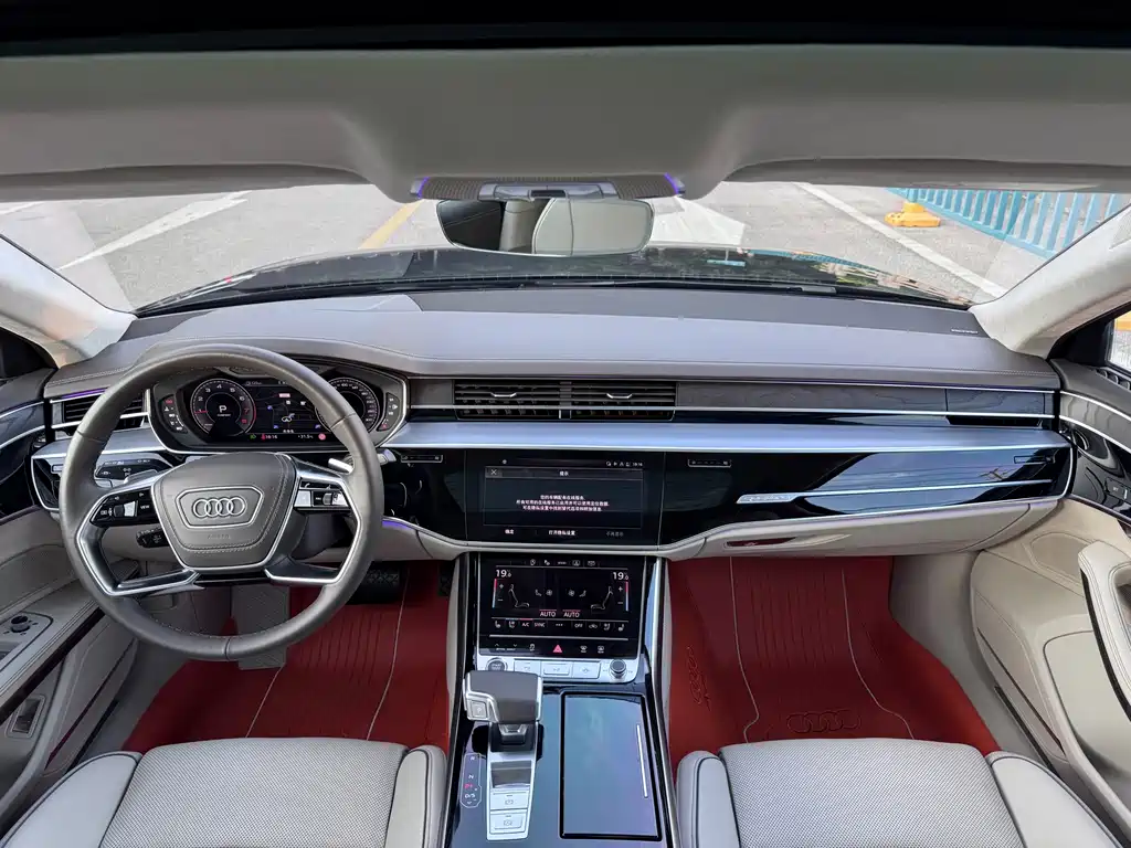 Audi A8 — фото 10