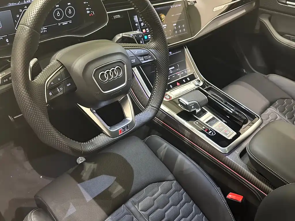 Audi RS Q8 — фото 4