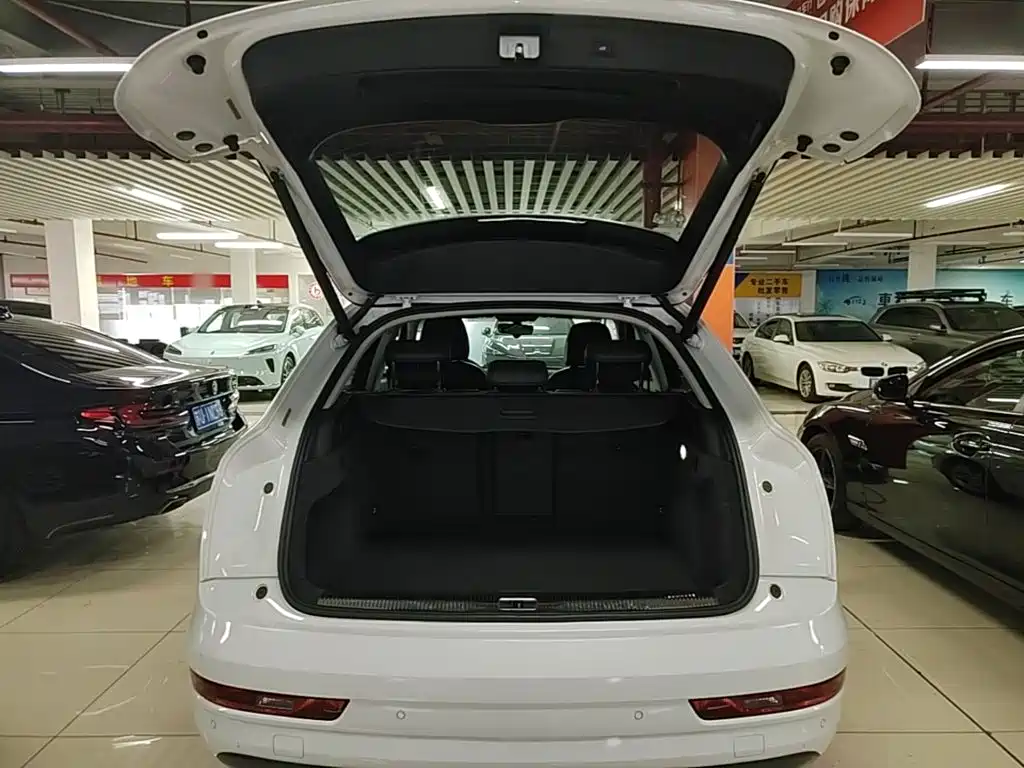Audi Q3 — фото 19