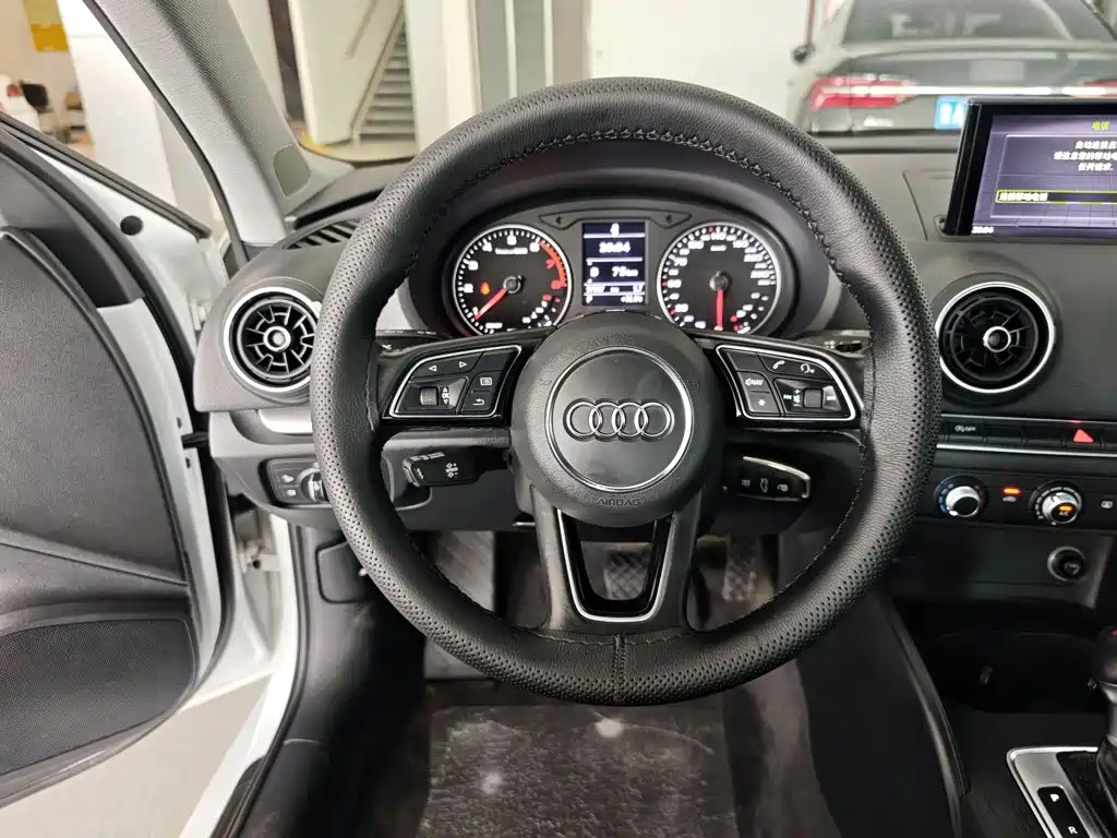 Audi A3 — фото 11