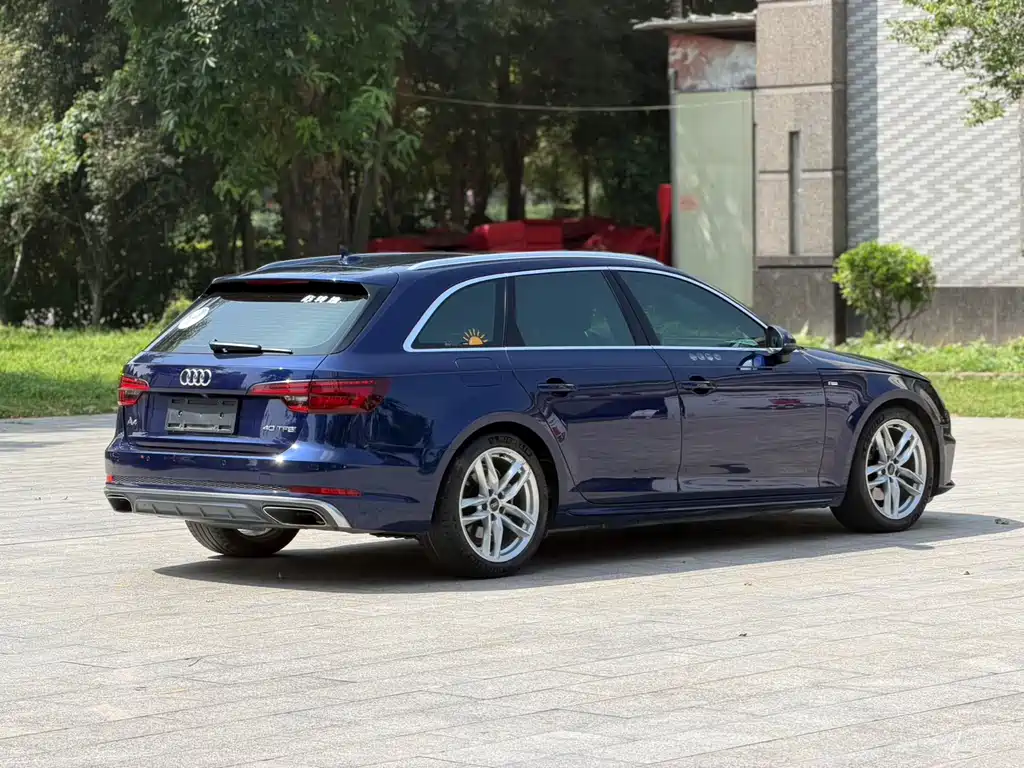 Audi A4 (Import) — фото 8