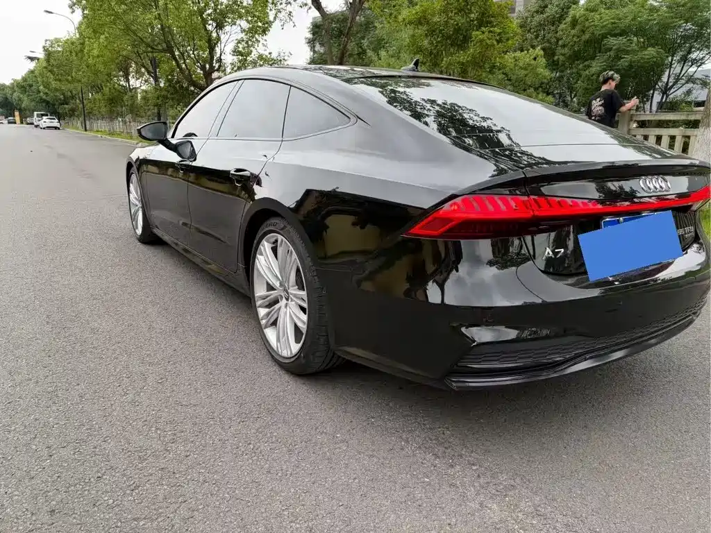 Audi A7 — фото 13