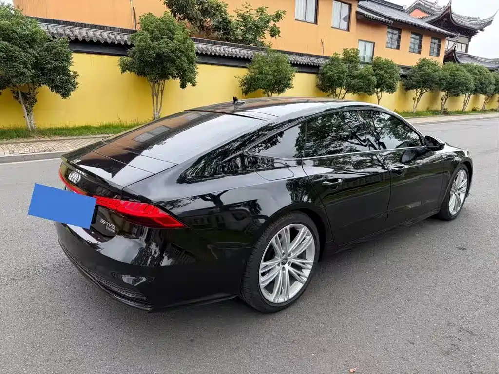 Audi A7 — фото 14