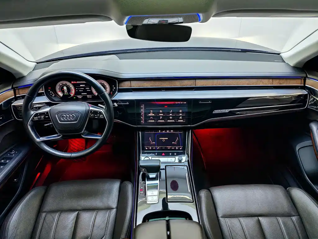 Audi A8 — фото 9