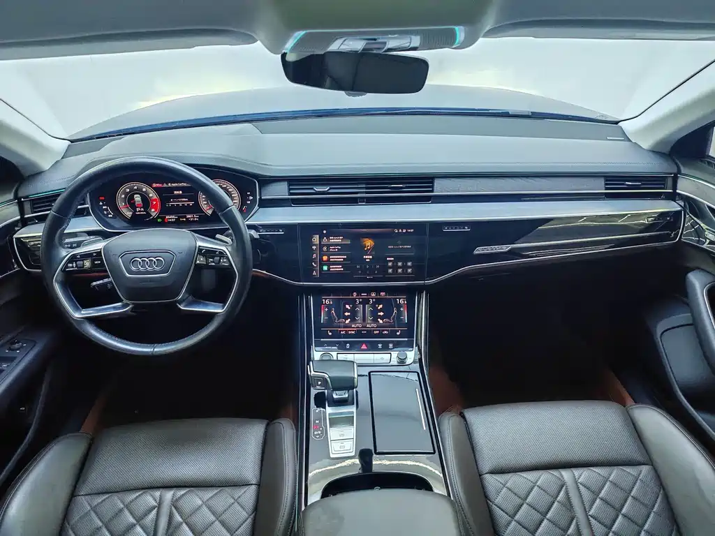 Audi A8 — фото 7