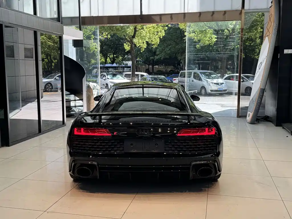 Audi R8 — фото 8