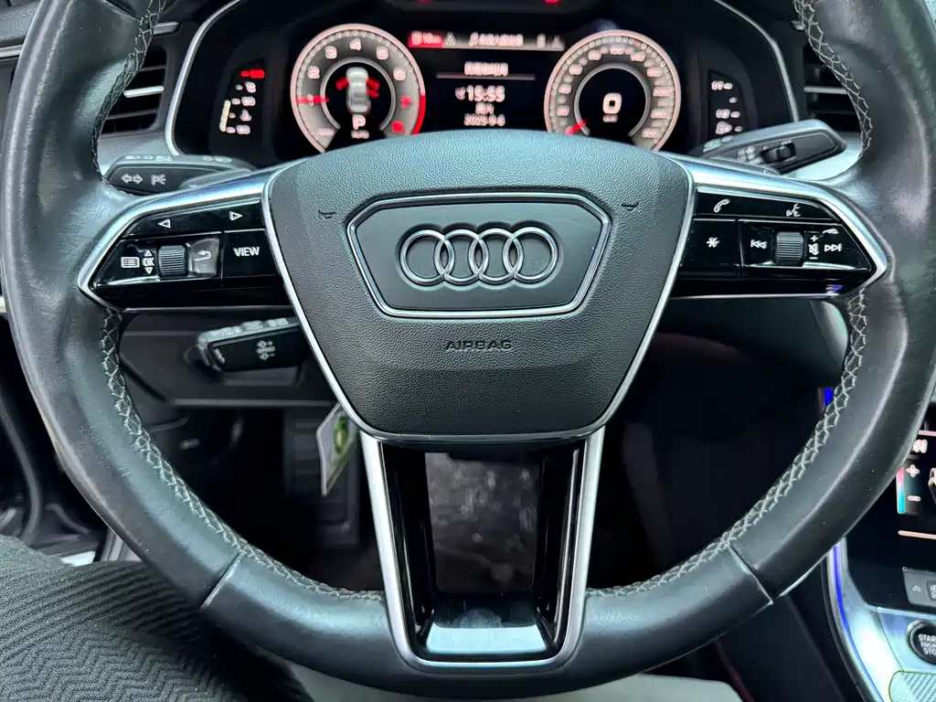Audi A6L — фото 8