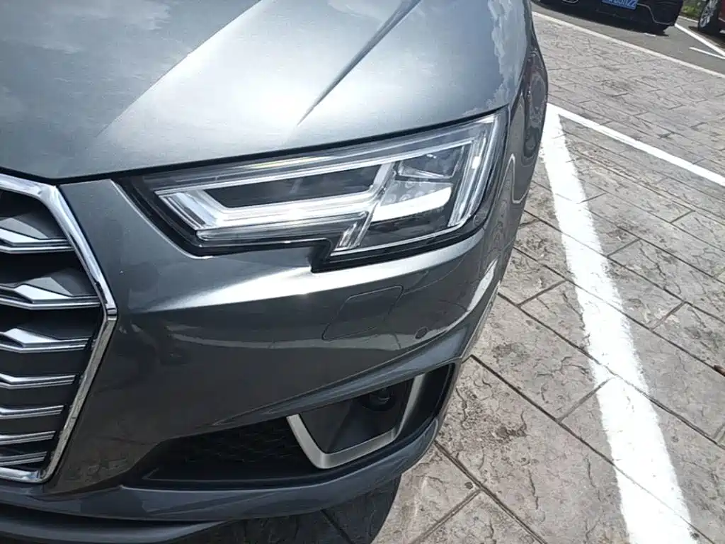 Audi A4 (Import) — фото 24