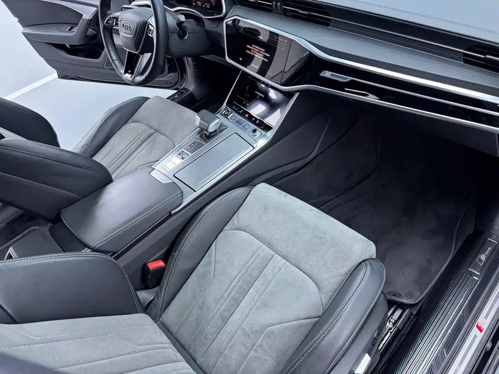 Audi A6L — фото 10