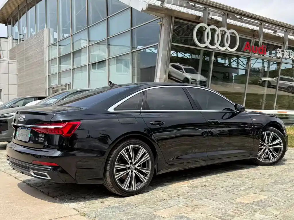 Audi A6L — фото 8