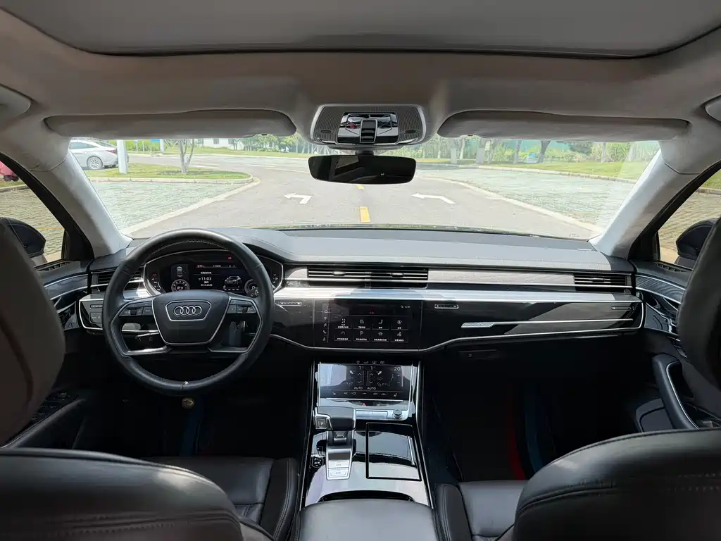 Audi A8 — фото 4
