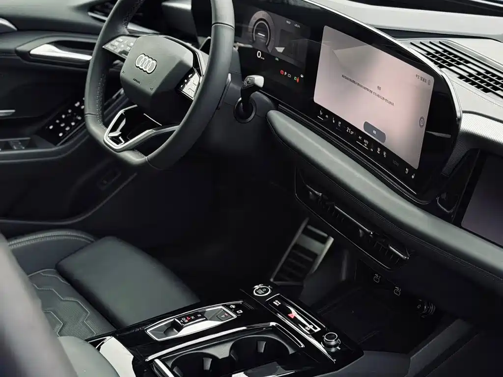 Audi A6L e-tron — фото 11