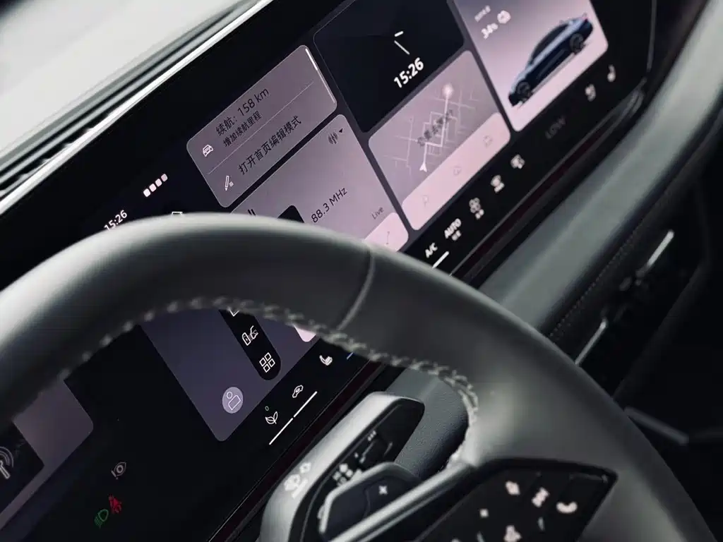 Audi A6L e-tron — фото 10