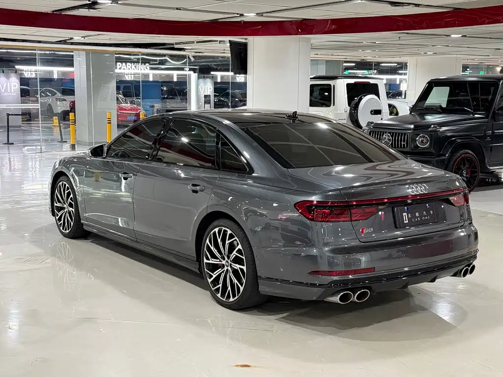 Audi S8 — фото 6