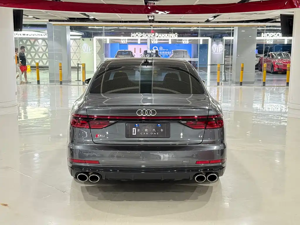 Audi S8 — фото 7