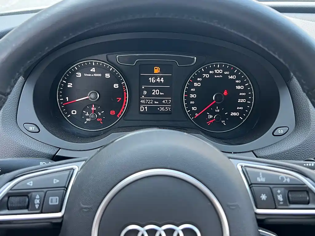 Audi Q3 — фото 17