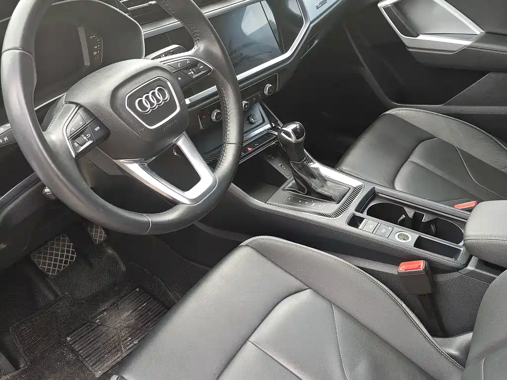 Audi Q3 — фото 4