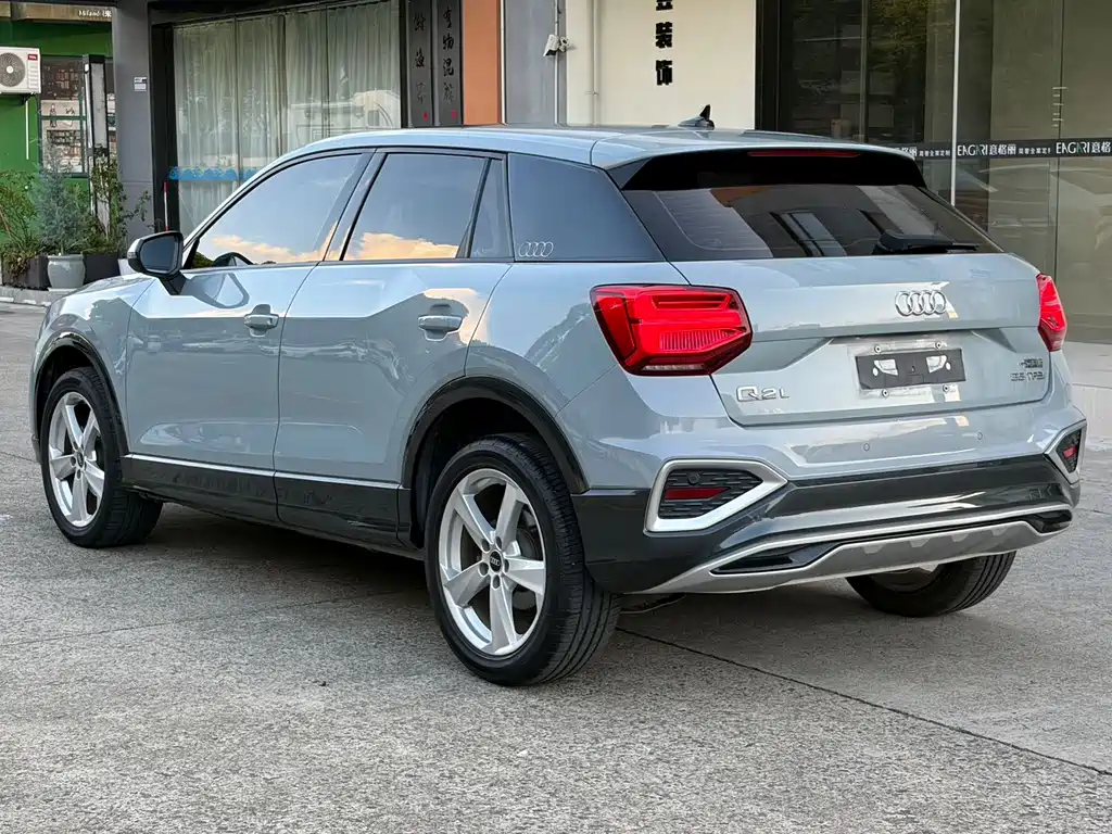 Audi Q2L — фото 5