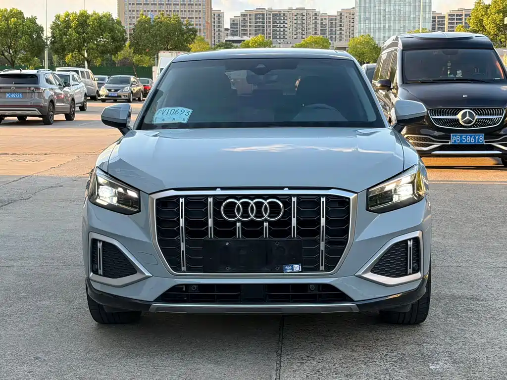 Audi Q2L