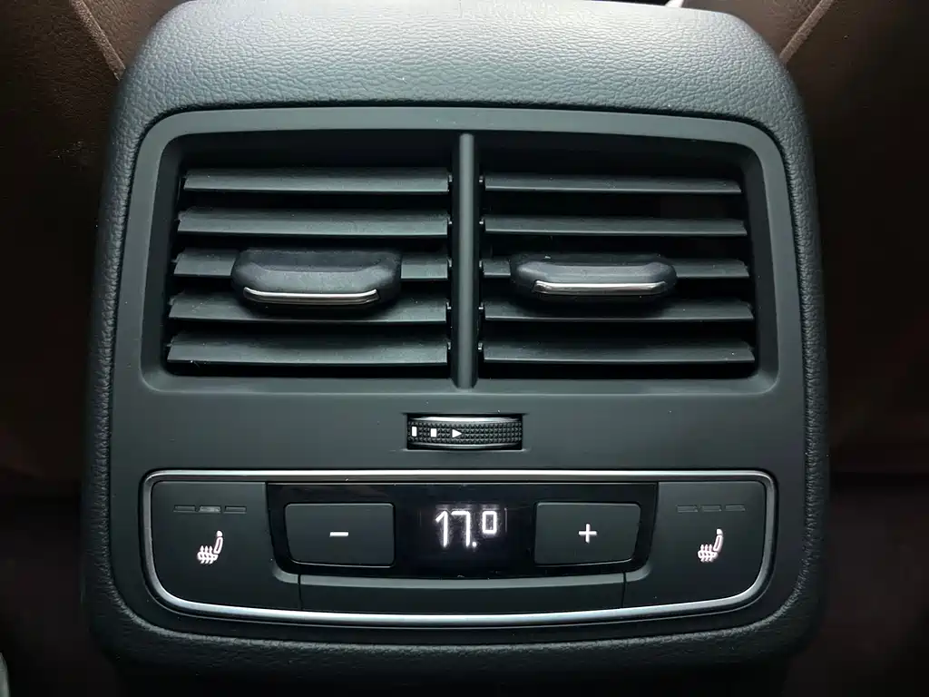 Audi A4 (Import) — фото 8