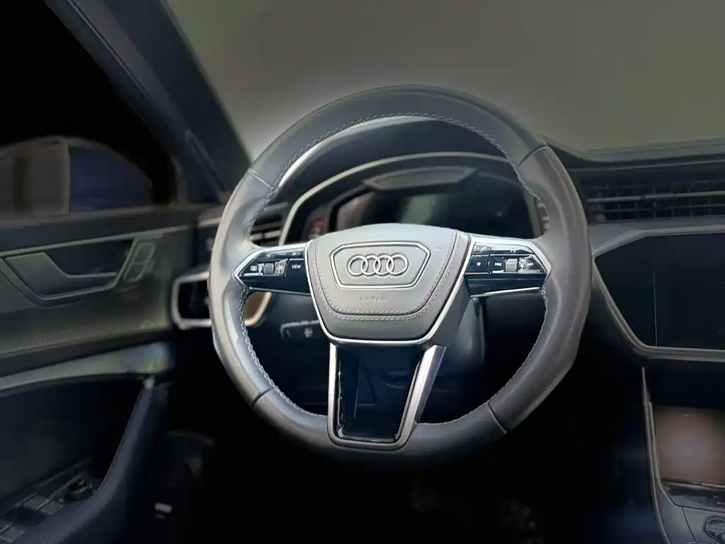 Audi A6L — фото 14