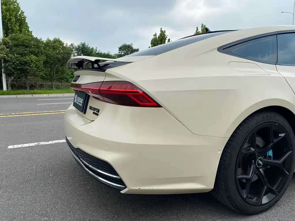 Audi A7 — фото 16