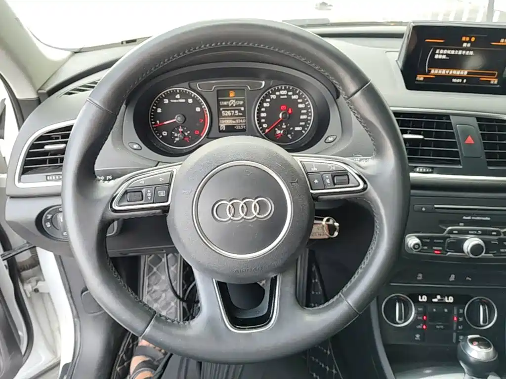 Audi Q3 — фото 11