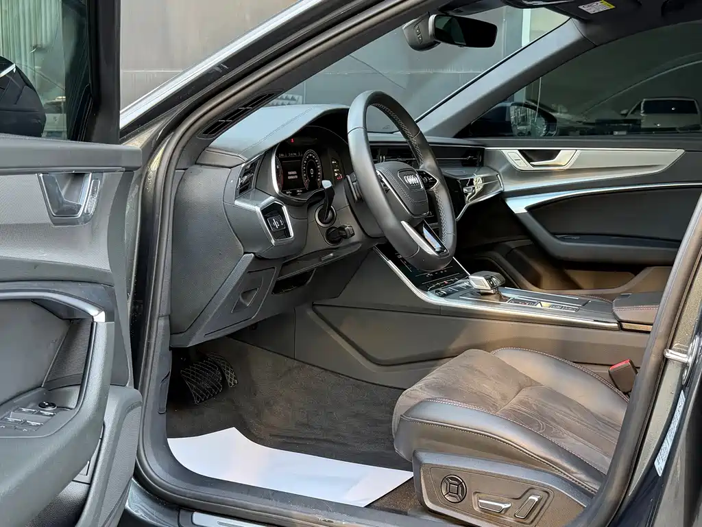 Audi A6L — фото 11