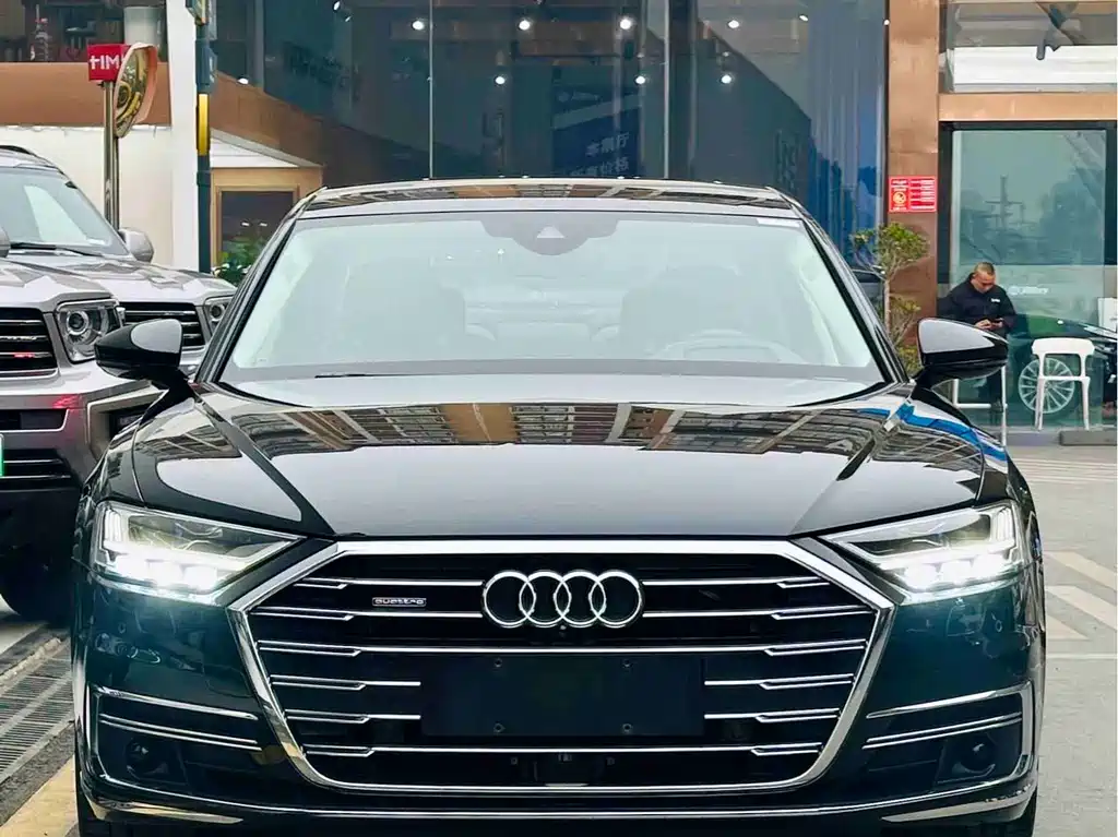 Audi A8 — фото 2
