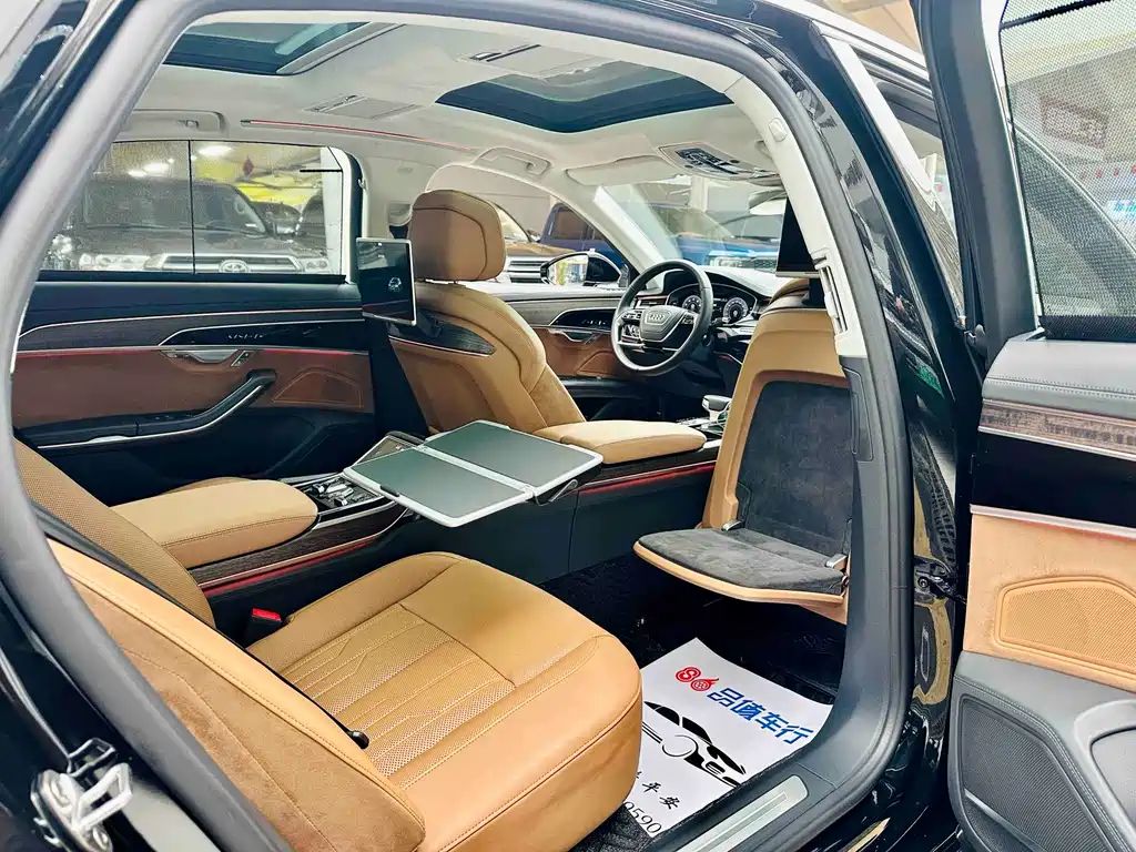 Audi A8 — фото 8