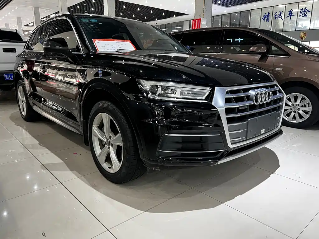 Audi Q5L — фото 3
