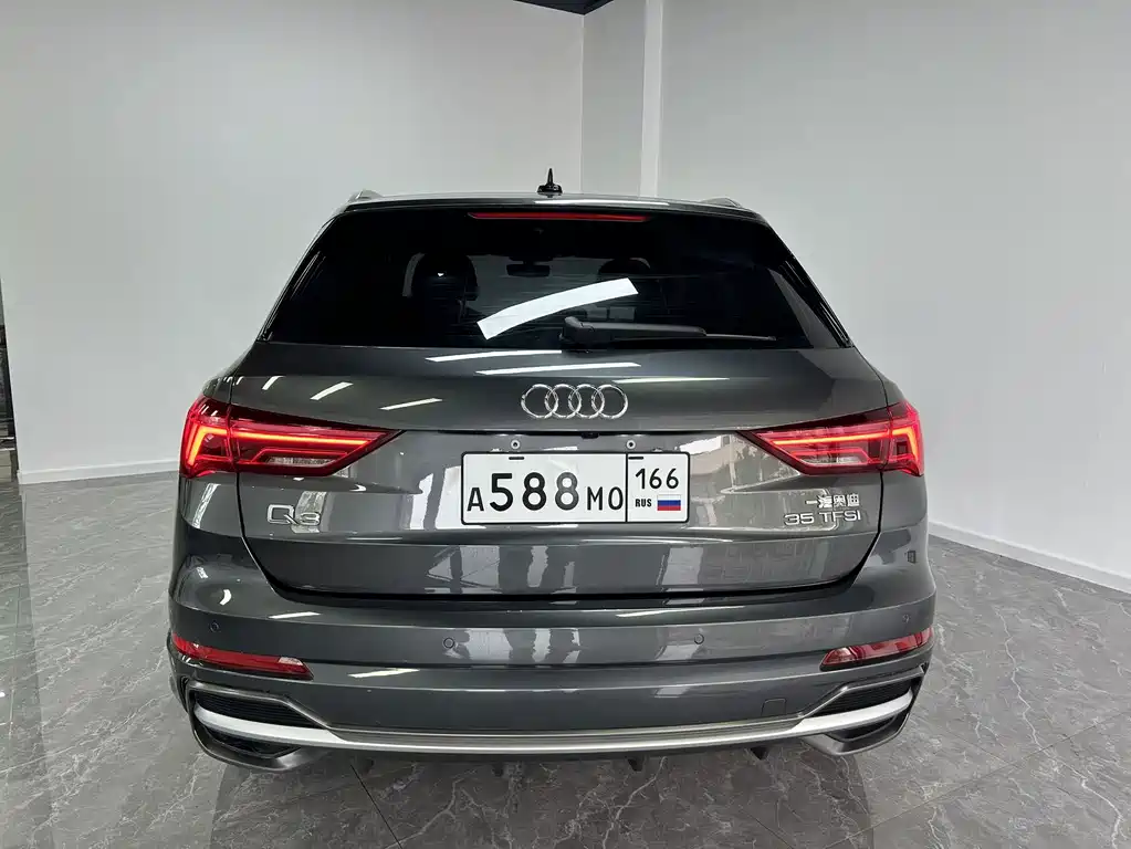 Audi Q3 — фото 8