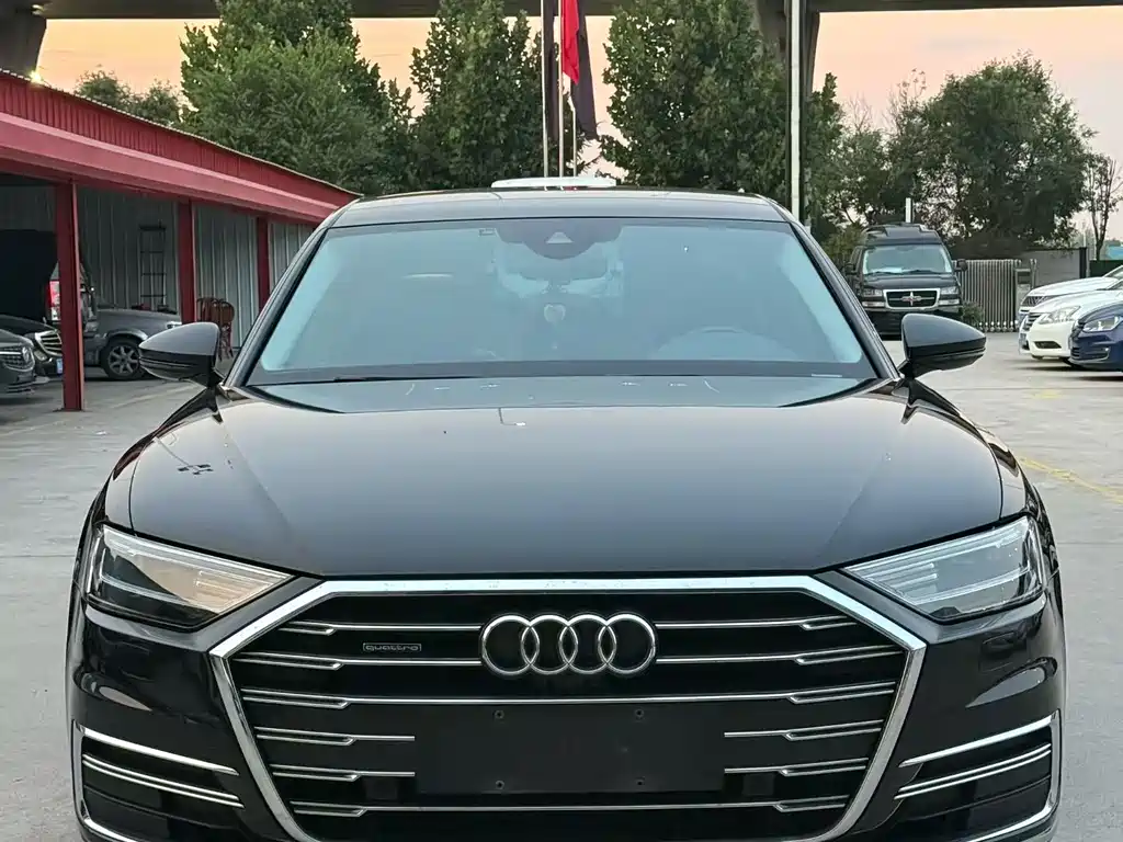 Audi A8 — фото 2