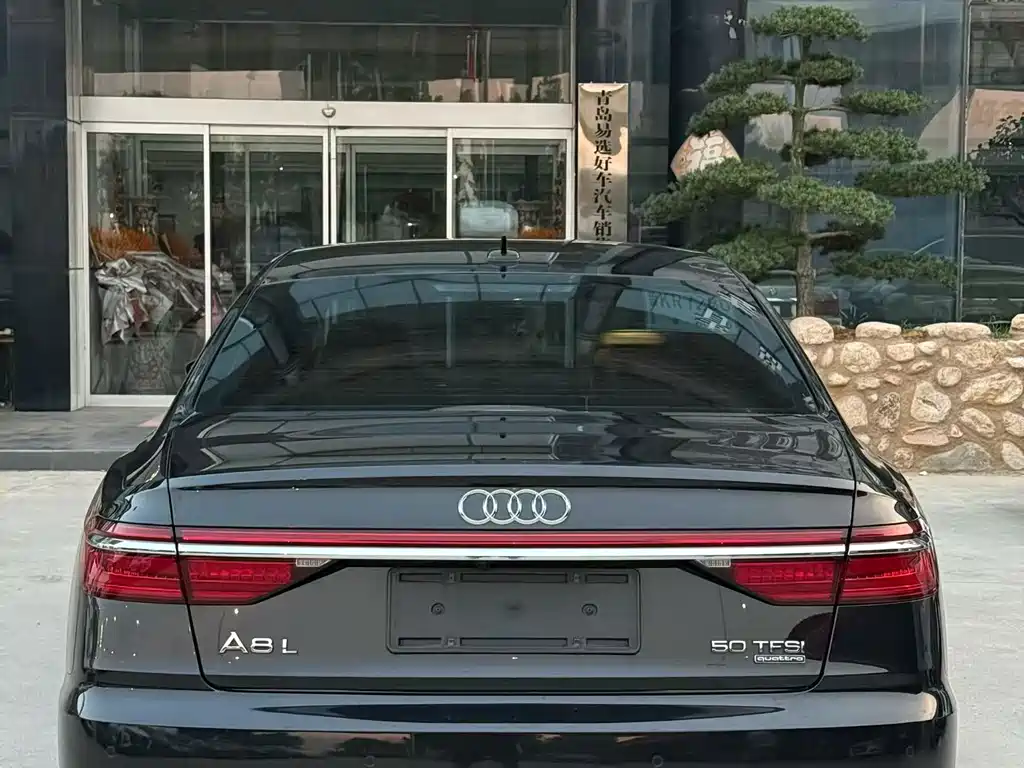 Audi A8 — фото 6