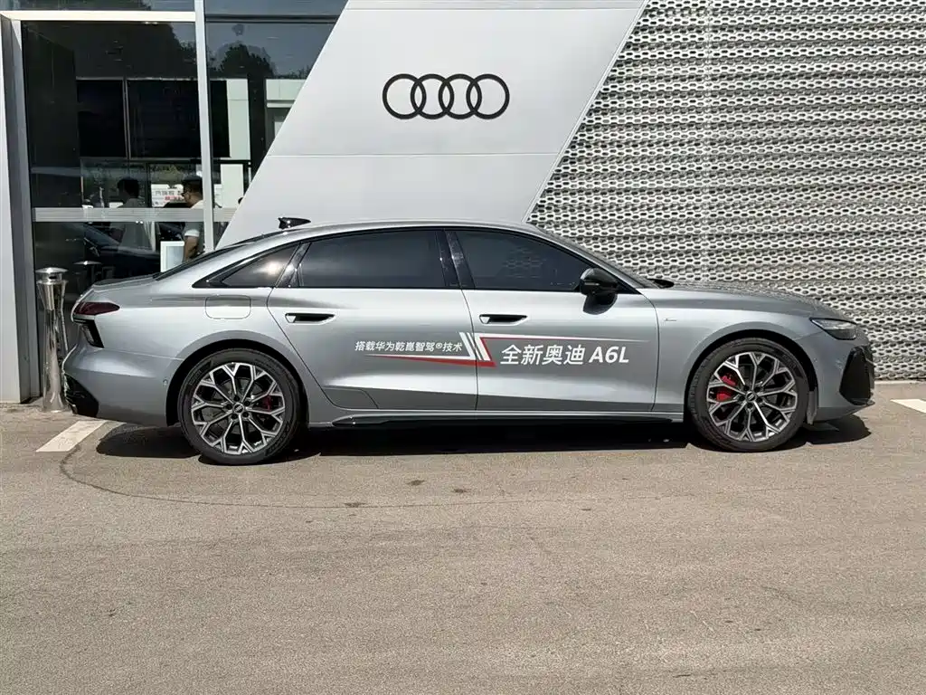Audi A6L — фото 11