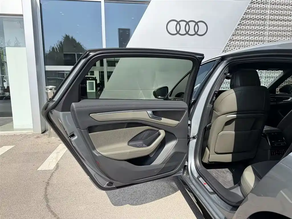 Audi A6L — фото 20