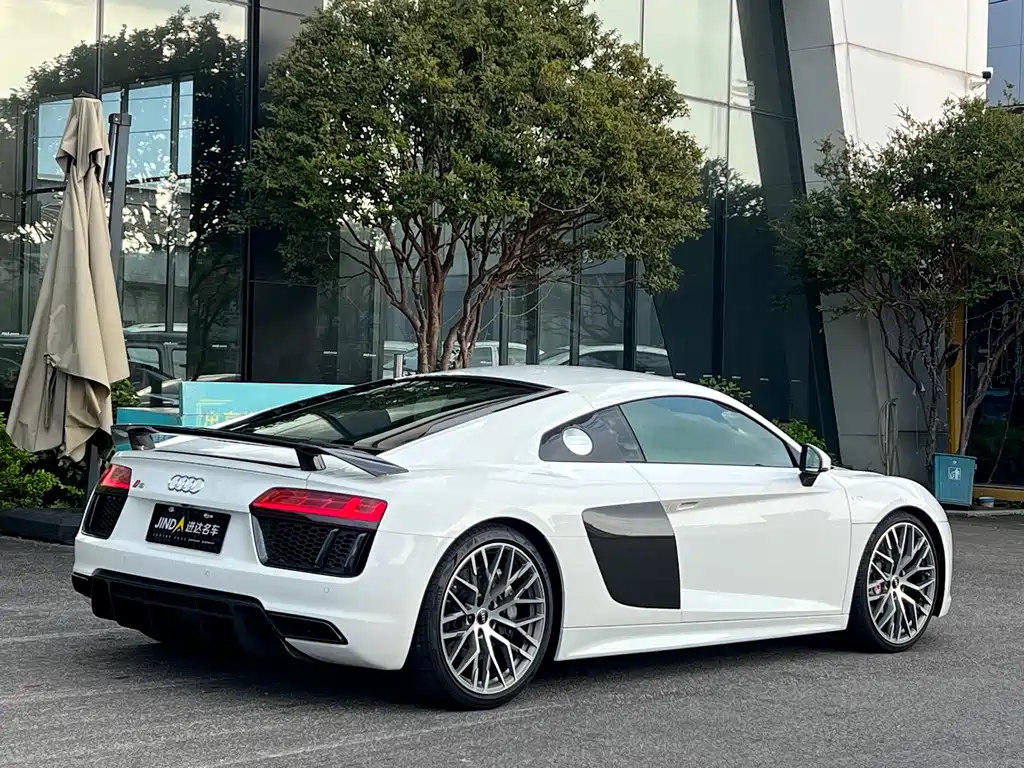 Audi R8 — фото 10
