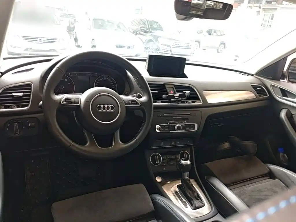 Audi Q3 — фото 10