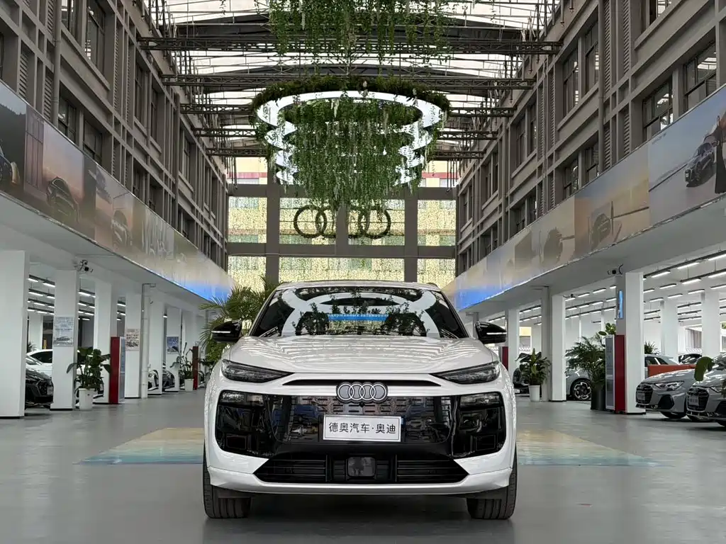 Audi Q6L e-tron — фото 3