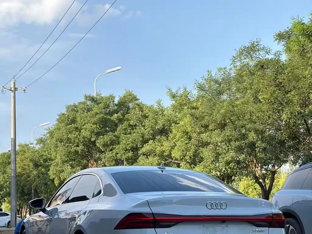 Audi A7L — фото 5