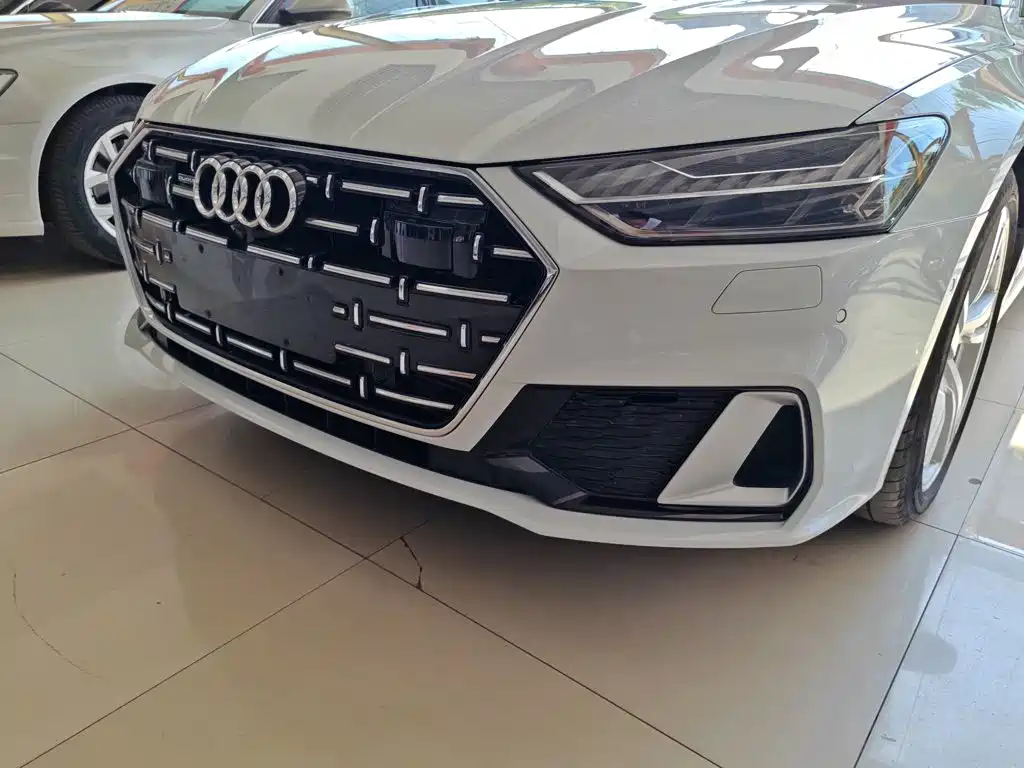 Audi A7L — фото 7
